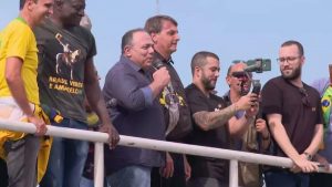 Bolsonaro está em campanha eleitoral e o TSE finge que não está vendo: Bate-papo com Hélio Doyle