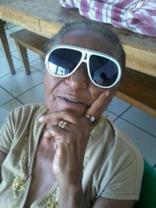 Dona Laura, uma mulher forte que viveu outras mulheres