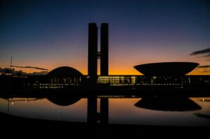 Congresso requer mais debate e transparência e menos vaidades e corrupção: Bate-papo com Hélio Doyle