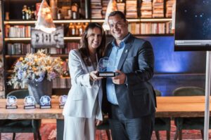 Presidente da CAADF recebe prêmio por apoiar a saúde mental da advocacia na pandemia