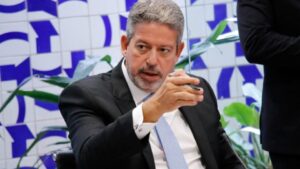 Semipresidencialismo: mais um golpe de Artur Lira contra o Brasil – Bate-papo com Hélio Doyle