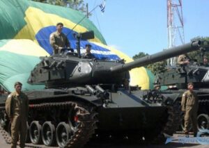 Fascista move mais uma engrenagem do golpe: Bate-papo com Hélio Doyle