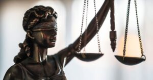 A crise do sistema de justiça: três questões fundamentais, por Alessandra Elias de Queiroga, Márcio Soares Berclaz e Marlon Alberto Weichert