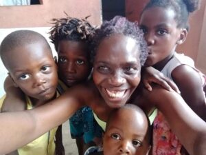 Fotógrafa angolana lança o livro “Em mim mora memórias de uma Angola”