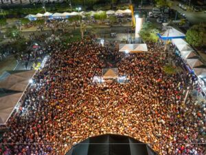 Naiara e cantores de MT levam cerca de 7 mil pessoas em evento esportivo