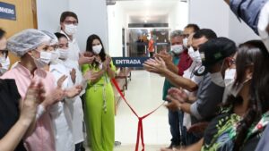 Prefeitura reinaugura laboratório com entrega de equipamentos avançados em tecnologia