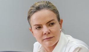 Gleisi Hoffmann, presidente do PT, manifesta apoio a Edna