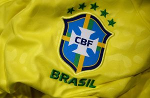 Fora dos campos, a TV Brasil é a bola da vez para país expandir “soft power”