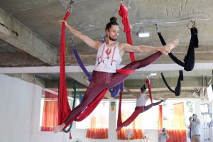 Fit Fly: conheça atividade circense inovadora criada por artista brasiliense