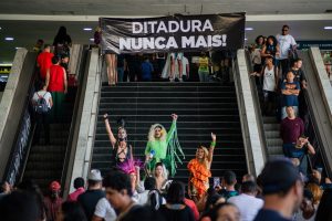 Ditadura Nunca Mais: drag queens fazem ato político em Brasília
