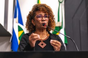 Laura Abreu, ex-chefe de gabinete, nega existência de “rachadinha”