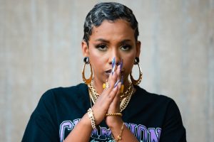 No espetáculo “Set”, Thabata Lorena apresenta seu olhar para o futuro