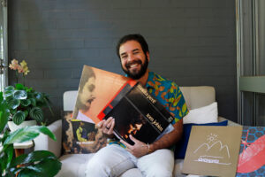 Curso Candeeiro Musical: um gira-disco interativo à luz da cultura popular brasileira