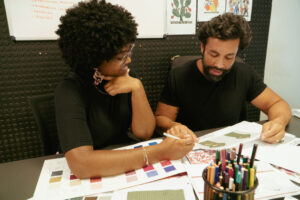 Meu Primeiro Corre na Moda abre inscrições para estudantes negros ou Indígenas que nunca tiveram oportunidade no mercado 