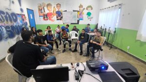 Oficinas do projeto Viver Melhor oferecem vivências em arte, esporte e cultura para jovens