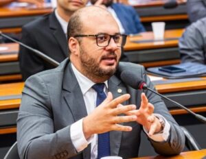 Dr. Leonardo comemora sanção do seu projeto que beneficia pacientes com Fibromialgia