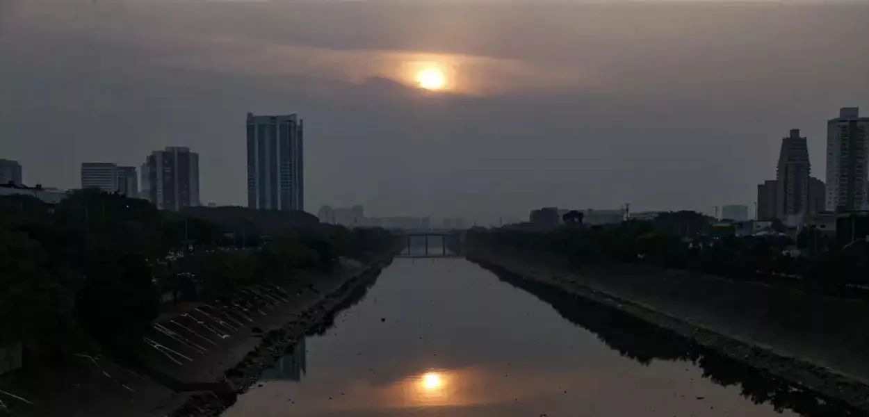 Concentração de poluentes no ar ultrapassa limites em todo o Brasil